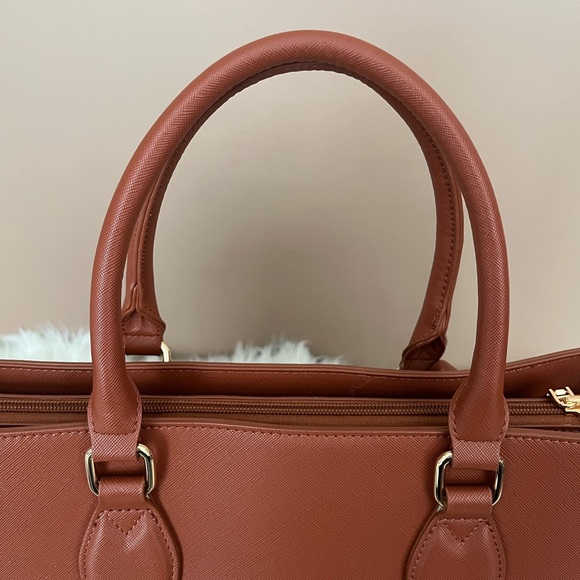 {Lovevook} Crossbody Vegan Leather Laptop Tote Bag in Brown - Picture 7 of 12